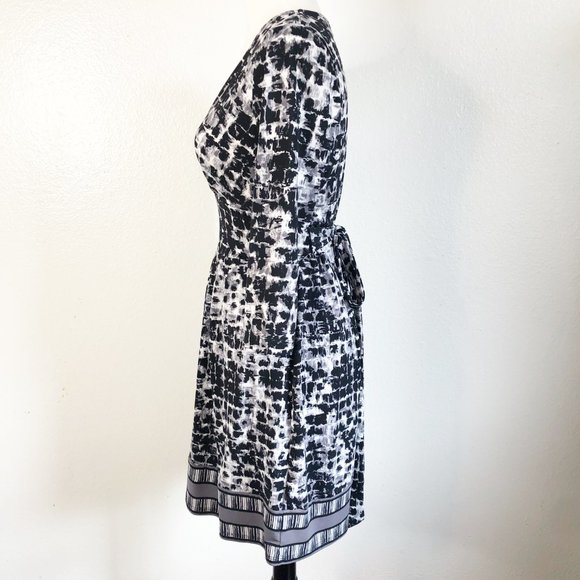 BCBGMaxAzria Petite Black White Gray Brush Stroke Surplice Faux Wrap Dress - Picture 7 of 13